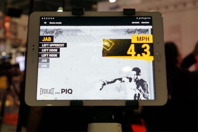 用脸去测泰森的出拳速度？还选这个智能拳套吧