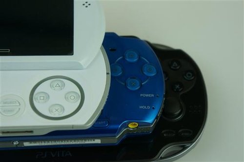 索尼全系上阵 PSP3000\/PSPgo\/PSV对比
