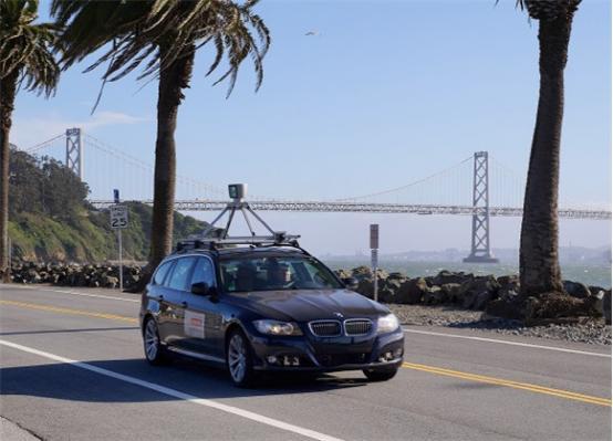 TomTom为无人驾驶汽车提供精准导航地图数据