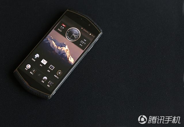 8848钛金手机评测：什么手机要卖9999元？