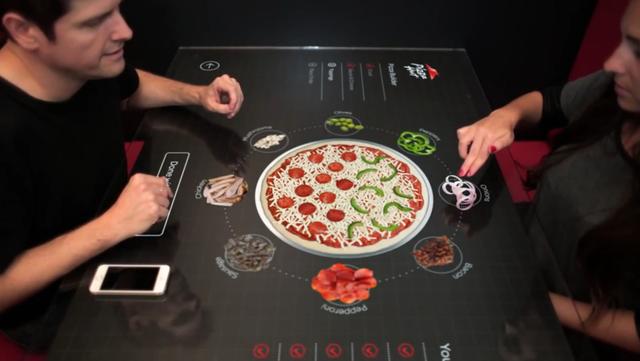 必胜客推出全触屏餐桌 可自制披萨还能玩游戏