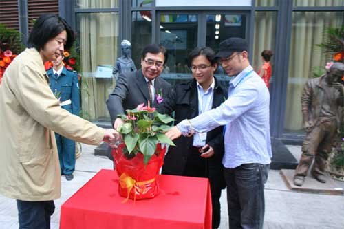 智荟螃蟹携手周口工业大学推出雕塑展大连在哪吗美食天地图片