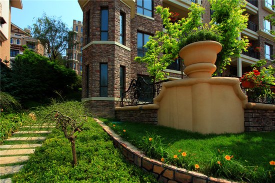 大连西山水库旁长鹭悦湖13000元\/平 即买即住