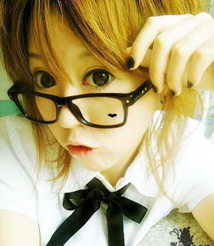 90后<em>美少女眼睛大的</em>离奇图