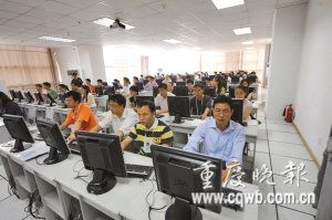 考生高考作文热衷编故事 内容“假、大、空” 考生高考作文热衷编故事 内容“假、大、空”