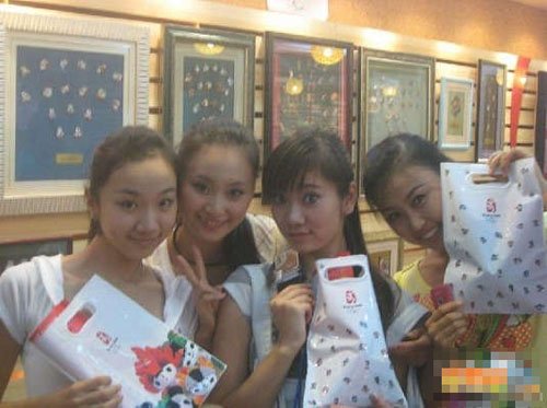 艺校美女帅哥毕业照_校花校草