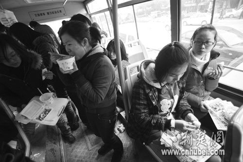3万人参加湖北美术统考 画水果糖难倒考生