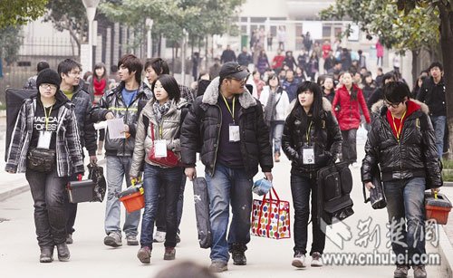 3万人参加湖北美术统考 画水果糖难倒考生