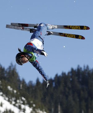 冬奥会自由式滑雪空中技巧精彩瞬间