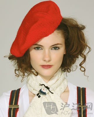 爱丽丝漫游奇境:强尼戴普教你帽子戏法