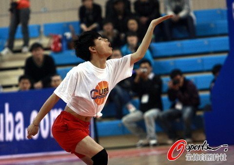 妖媚十足“裤袜男” 风靡大学校园（组图）