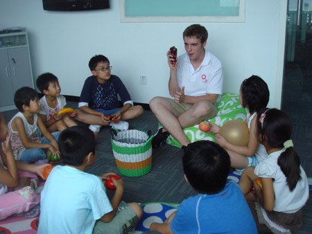 实现人机对话 少儿英语打造全方位母语环境