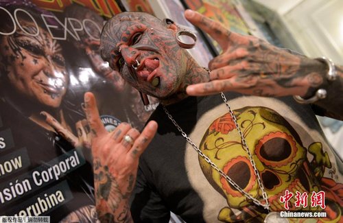 秘鲁举办纹身大会 另类艺术彰显个性