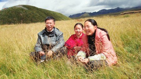 成都夫妇感动中国雪域支教12年只回过5次家