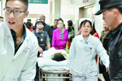 昆明明通小学发生踩踏事件 近年学生踩踏事件