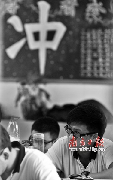 学生高考压力大 父母施压为压力来源之首
