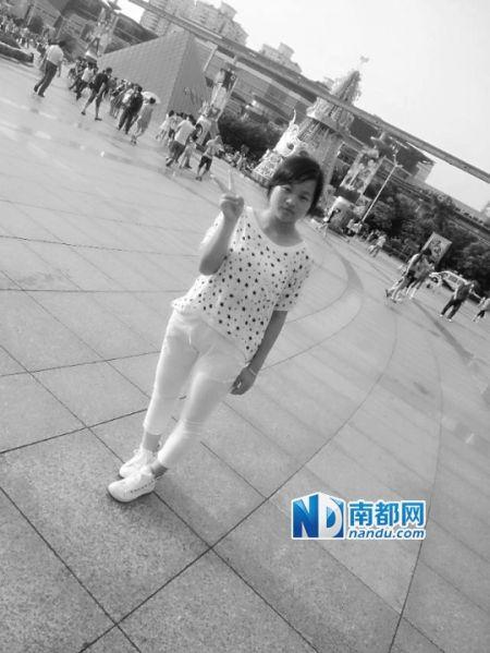 高考后，肖玉玲在深圳世界之窗。