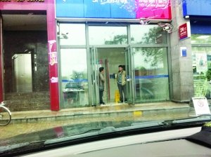 现代快报记者以考生家长身份约出“点招”中介 现代快报记者 赵守诚 摄