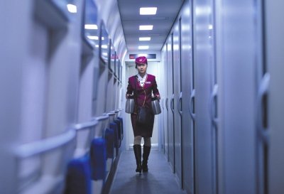 揭動(dòng)臥“高姐”：學(xué)歷最高為研究生 掌握多門外語