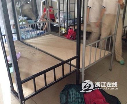 温州某中学九成寝室被教育局占用 22名学生挤一间