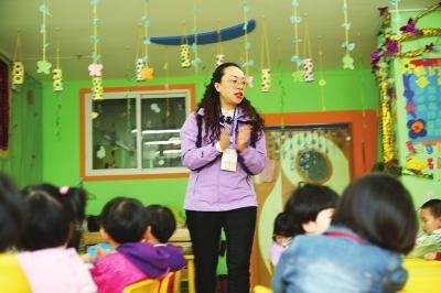 兰州幼儿园喂药事件追踪:新园长到任 昨正常开