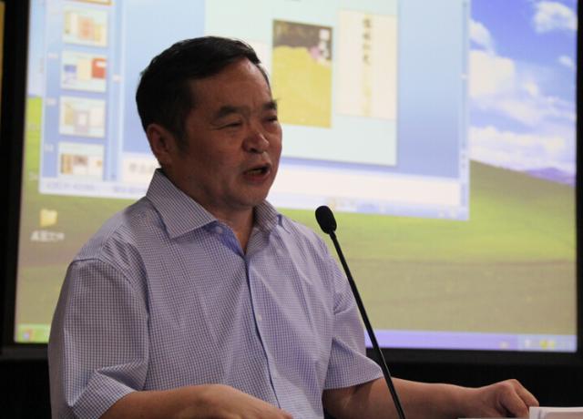 顾之川:学语文不能仅靠课本 必须有课外阅读