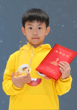 7岁男孩竟达到高中英语水平 他的学习诀窍到底是什么？