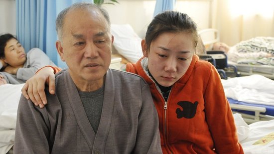 人大裸模女生否认身世造假 劝他人勿模仿(图)