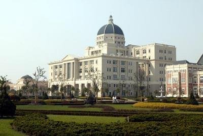 盘点中国收费最狠十所大学 中戏学费近14万 盘点中国收费最狠十所大学 中戏学费近14万