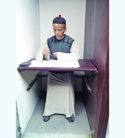 清代内阁大学士刘墉两次赴泰州主持“秀才资格考”