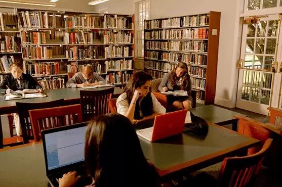 13所美国顶尖高中推荐书单