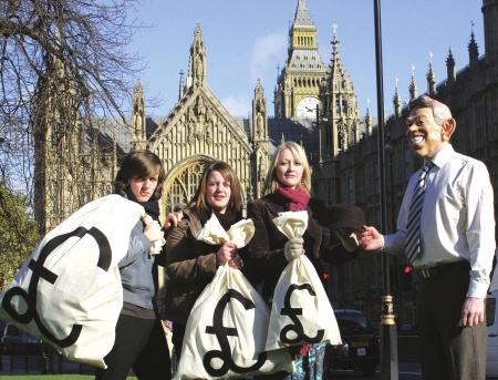 国外名校现最高学费上涨季 都是中国学生惹的