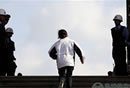 昆三十中一女生高考迟到17分钟被拒门外