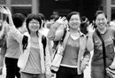 高考结束考生欲狂欢 提醒要有节制小心玩生病
