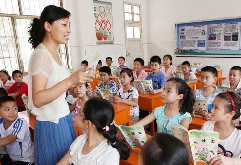 北京实施中小学教师职称改革 民办教师纳入评