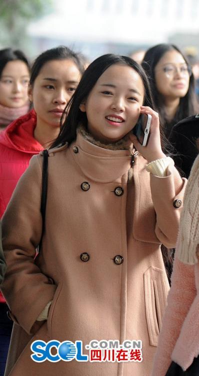 直击四川艺考现场 一大波美女云集(组图)