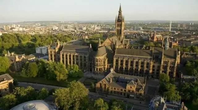英国留学:奖学金最高的10所高校!