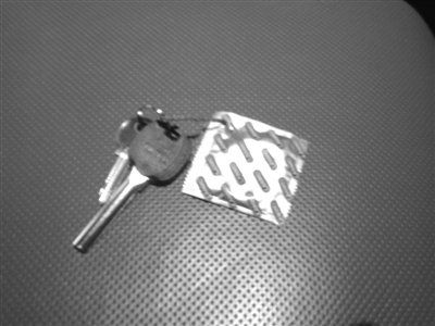 学校附近公开卖<em>避孕套</em>挂件 家长担忧_教育_