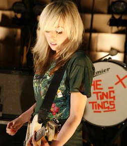 ></p></a>2010年12月14日 lenka经典英语名曲:trouble is a friend