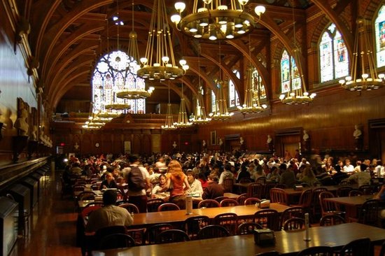 世界一流大学哈佛大学凌晨4时的图书馆