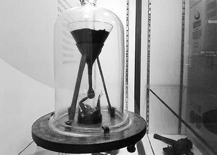 沥青何时滴落?物理学家接力守候最漫长的实验