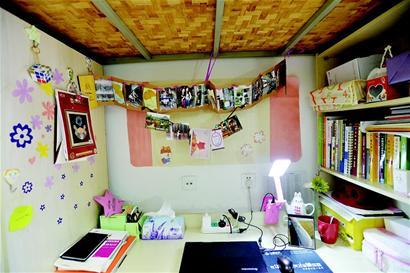 川大四女生花150元打扮"公主范"寝室