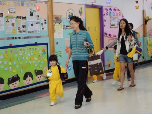 香港社会如何保护幼儿？
