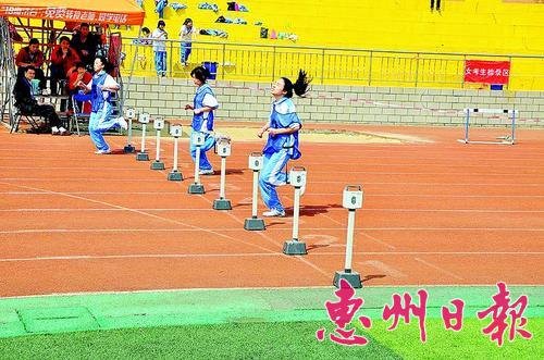2012年惠州中考体育正进行 考场实现智能化覆