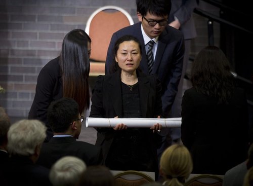 波士顿,波士顿大学为在爆炸案中遇难的中国留学生吕令子举行追思会