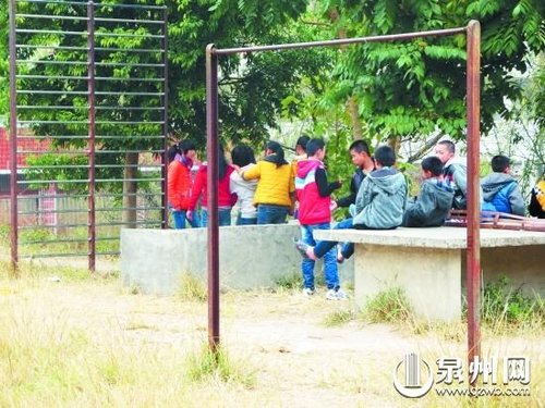 中学防<em>女生早恋</em>校规引热议不许认男生为哥_教