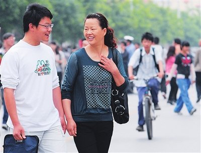 宁夏5.7万多名考生昨日高考 入场须接受安检