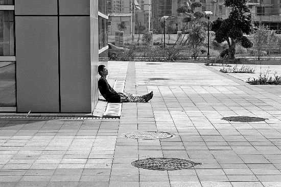 一男子自残下体 自称考研三年没考上(图)