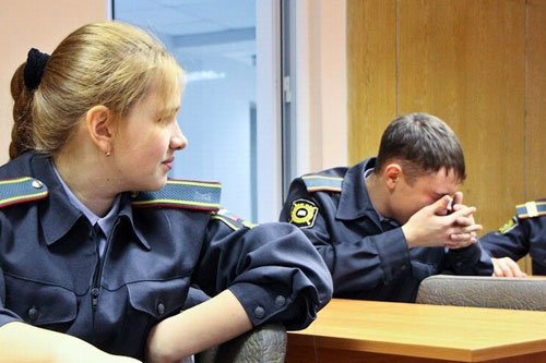 组图:探访俄罗斯少年警校 揭秘未来警察生活