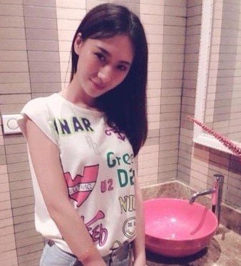 <em>湖南女</em>大学生神似林志玲 台媒疯传生活美照_教